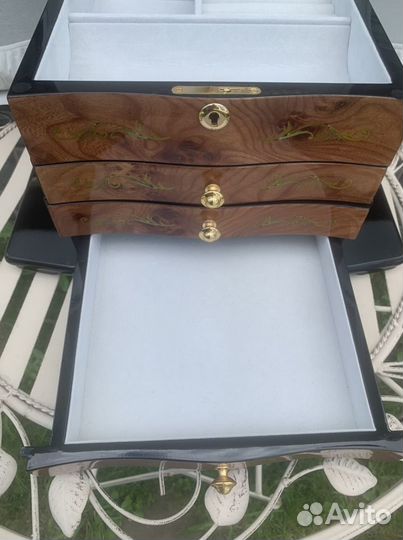 Шкатулка «Грация» натуральное дерево