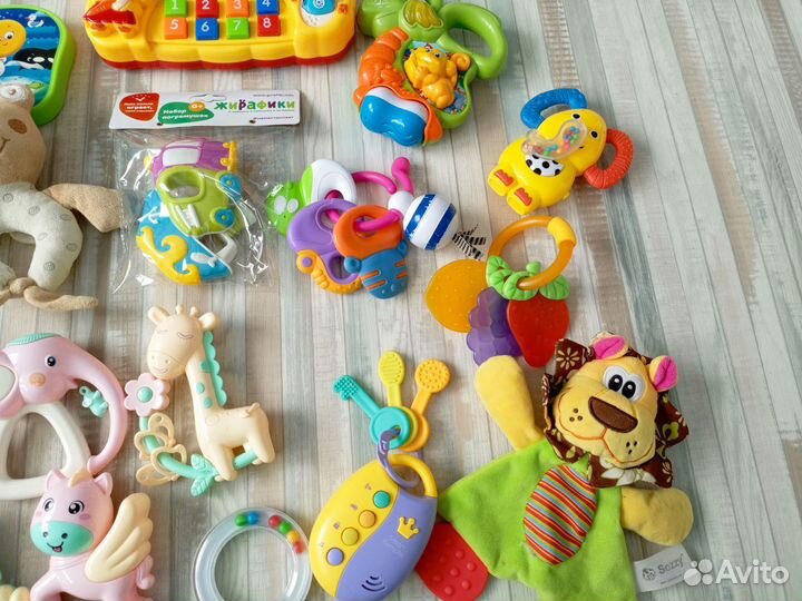 Детские игрушки-погремушки 0+