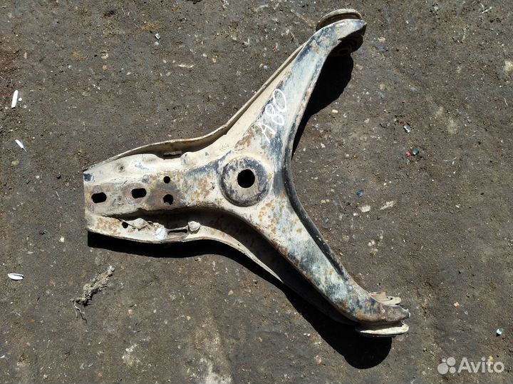 Рычаг Ауди 80 Б3