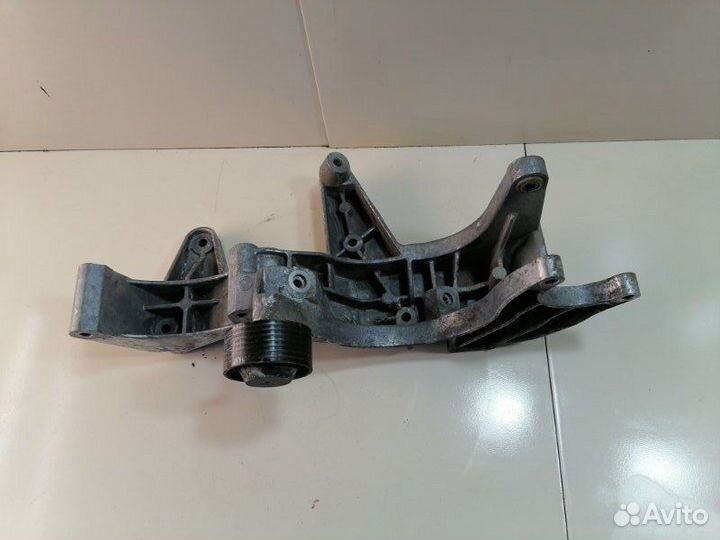 Крепление генератора Volkswagen Touareg 7L6 AXQ