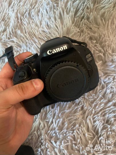 Canon eos 600d + EF-S 18-55 III Kit