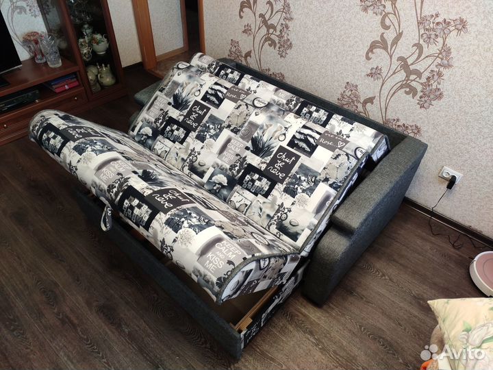 Диван-кровать с механизмом аккордеон