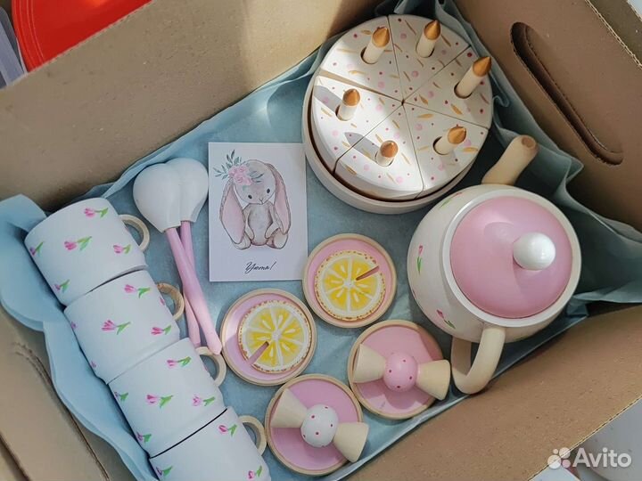 Детская деревянная посуда и еда