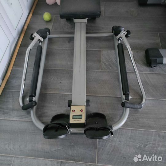 Гребной тренажер