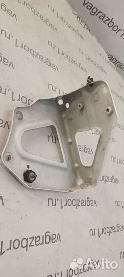 Кронштейн крепления крыла Audi A6 (C6) III (2004–2