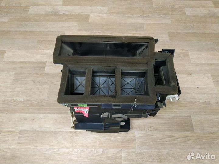 Корпус радиатора отопителя Nissan Primera P11