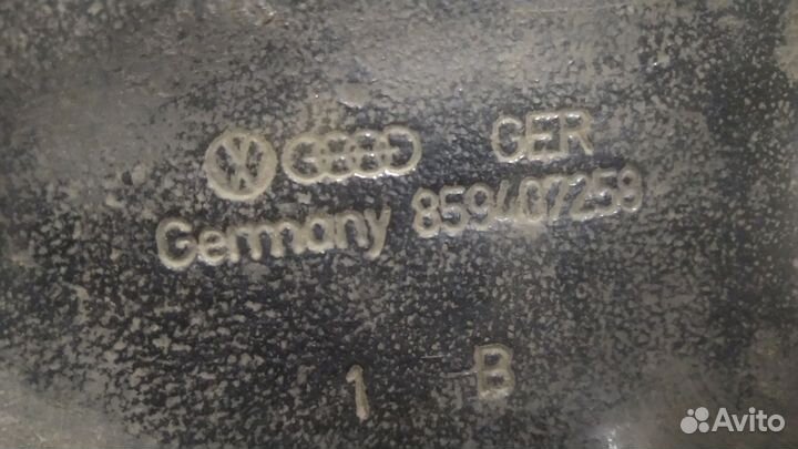 Стойка передняя правая Audi 100