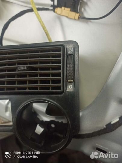 Гольф 4 Дефлектор левый 1J1819981B