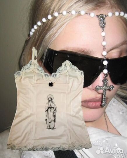 Дева мария майка шёлк и кружева