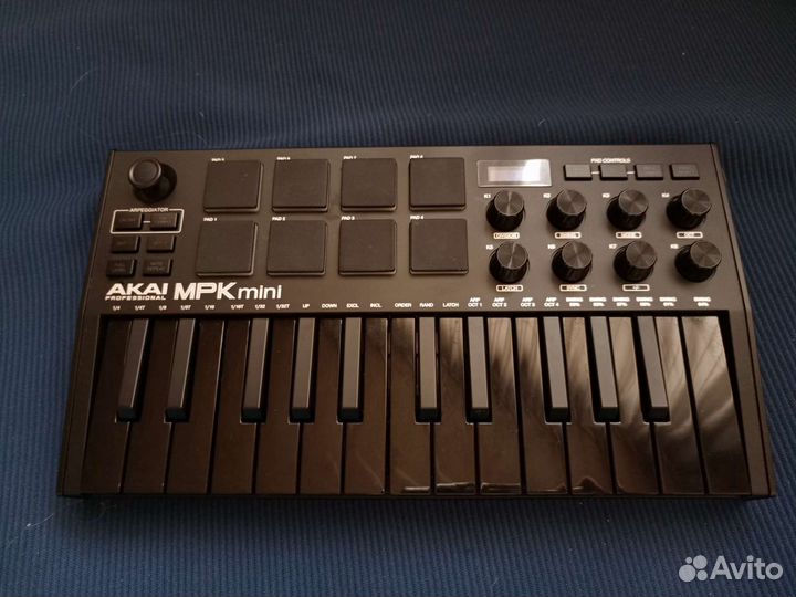 Midi клавиатура. akai pro mpk mini mk3 black