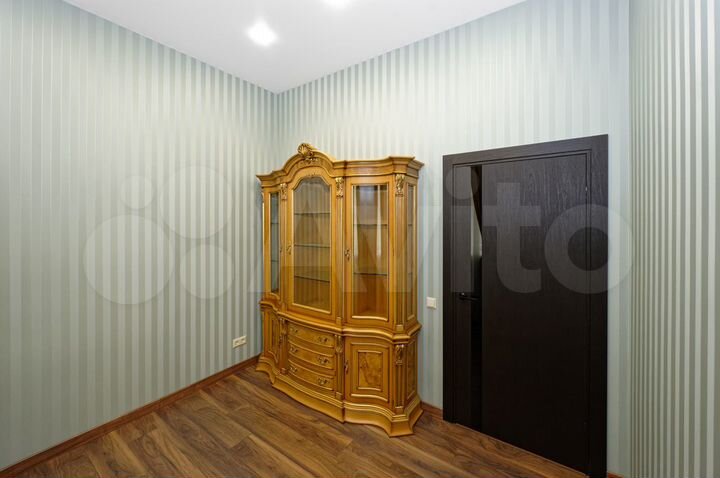 4-к. квартира, 177 м², 3/6 эт.