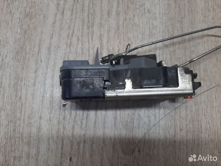 Задний Правый Замок двери Калина 2