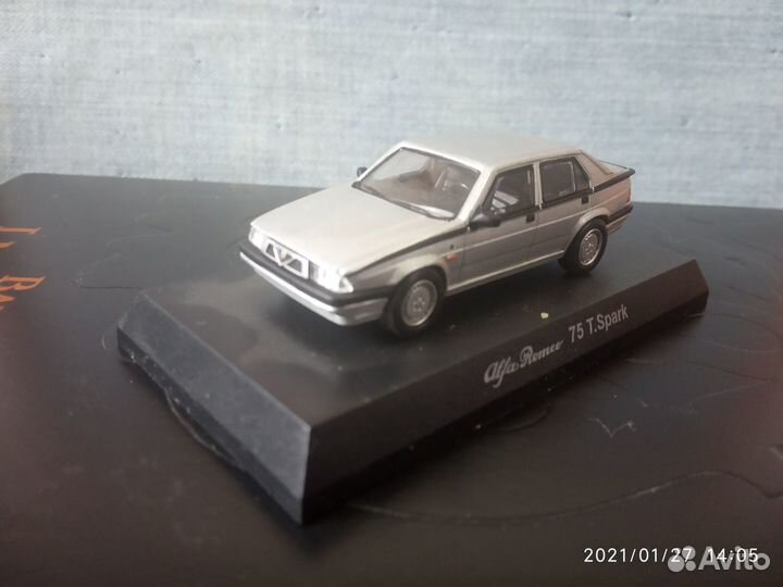 Модели авто 1:64 Альфа Ромео от kyosho (япония)