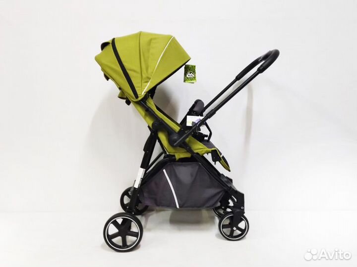 Коляска Luxmom 3102 с перекидной ручкой