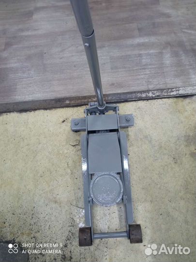 Продам подкатной гидравлический домкрат 