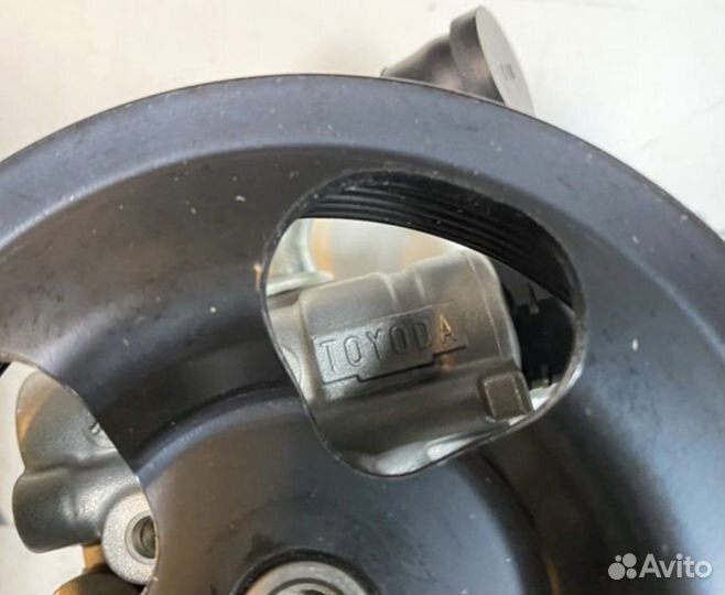Toyota 1GR-FE насос гидроусилителя