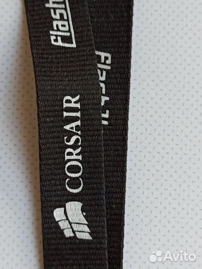 Шнурок для бейджа