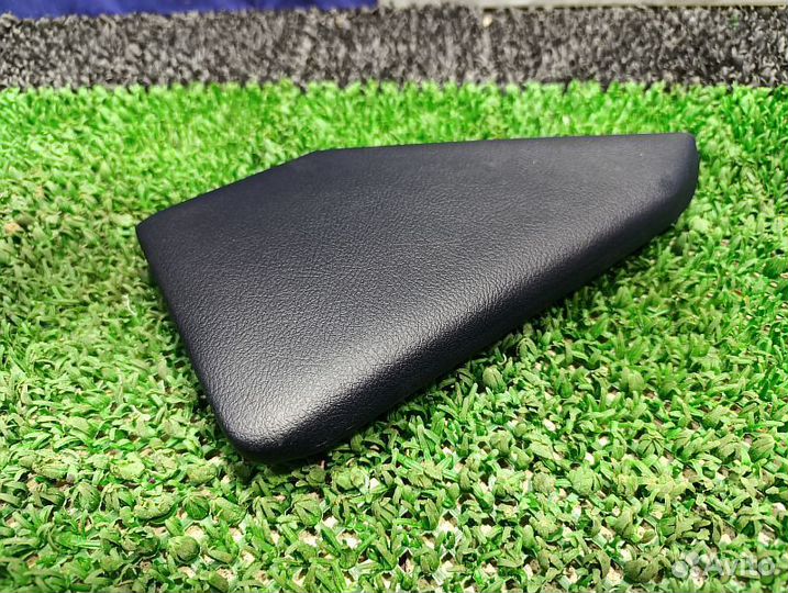 Накладка консоли левая Toyota Land Cruiser Prado