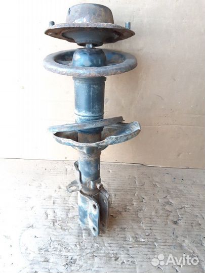 Амортизатор передний Митцубиси Галант Е3 88-93