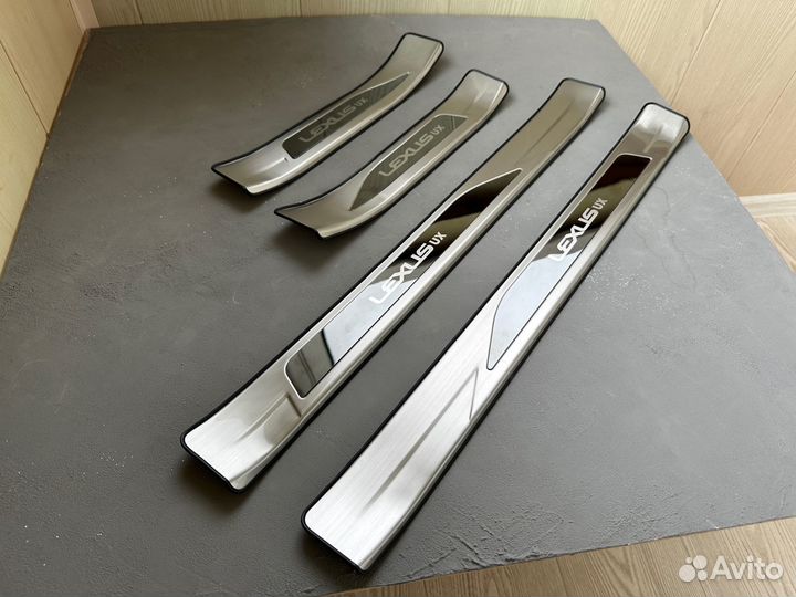 Lexus UX200 накладки на пороги Lexus UX250h