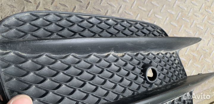 Решетка переднего бампера левая Mercedes w213