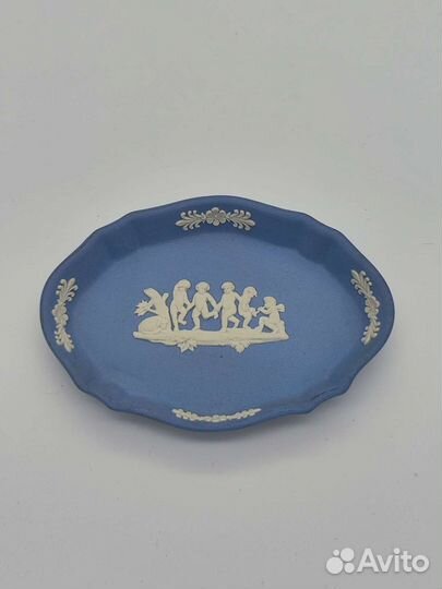 Бисквитный голубой фарфор Wedgwood