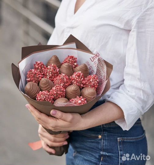 Клубника в шоколаде букеты