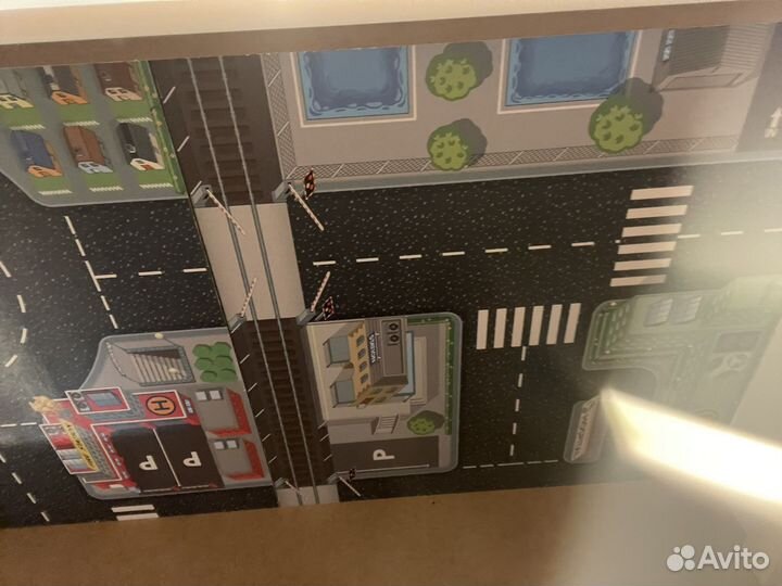 Стол игровой с железной дорогой