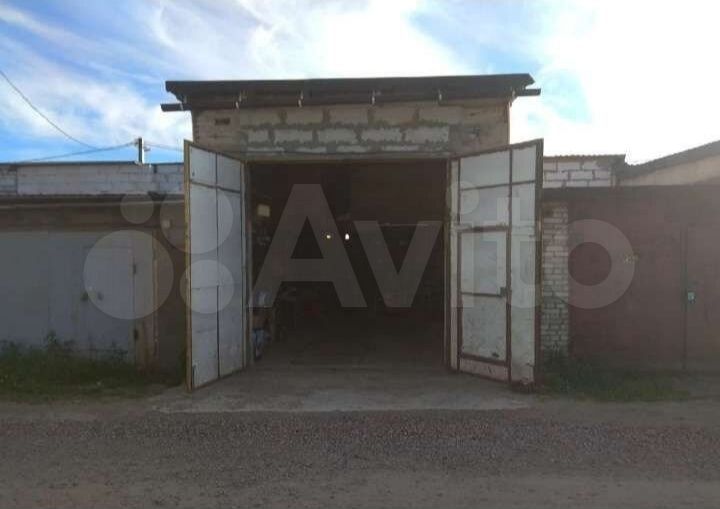 Гараж, > 30 м²