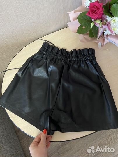Кожаные шорты
