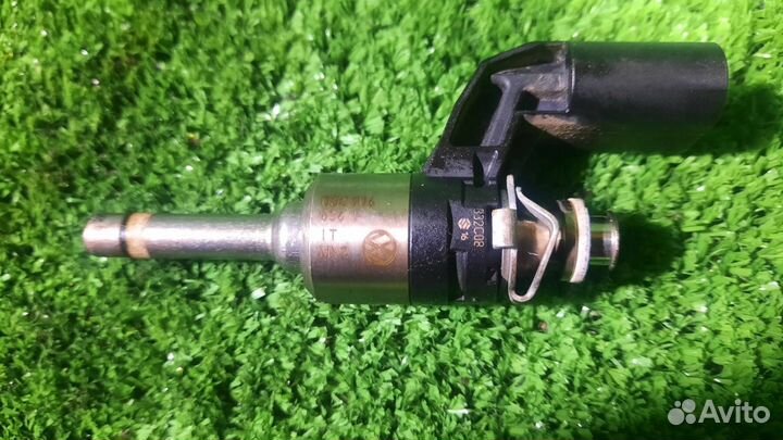 Форсунка топливная Volkswagen Golf 6 caxa (1.4T)