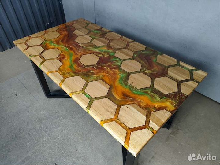 Стол из массива