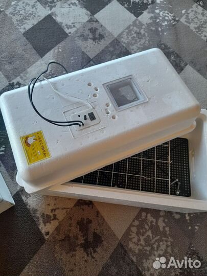 Инкубатор для яиц автоматический несушка на 36 яиц