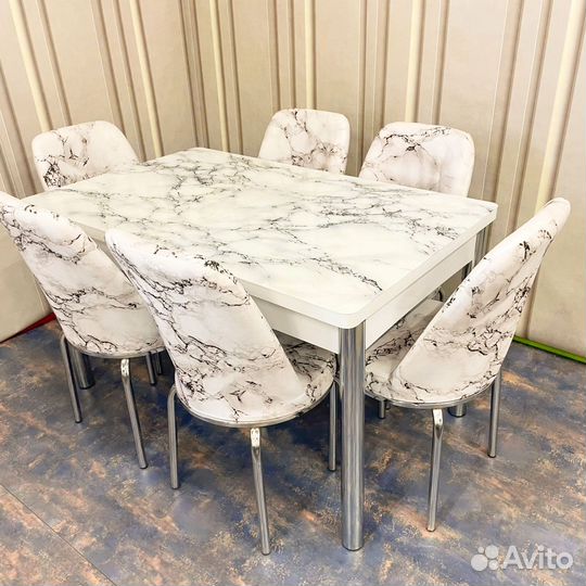 Раскладной стол и стулья