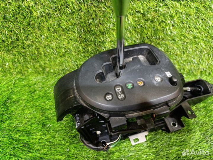 Селектор АКПП Toyota Vitz SCP90 2SZ-FE