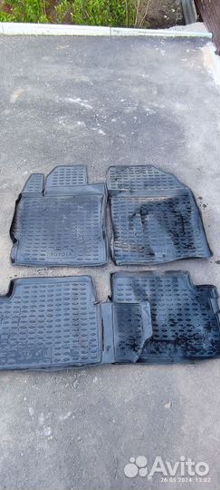 Коврики резиновые toyota Corolla