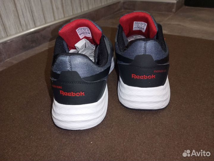 Кроссовки новые, Reebok 44 размер, Vietnam, 28 см