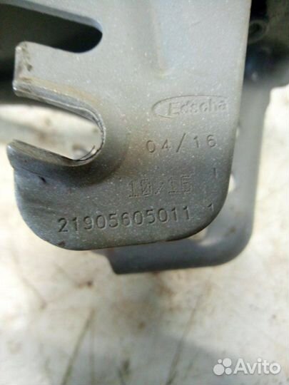 Петля крышки багажника задняя левая LADA Granta