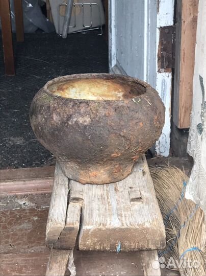Старый чугунок для русской печи