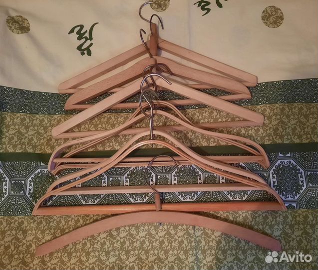 Вешалки-плечики и вешалка для брюк