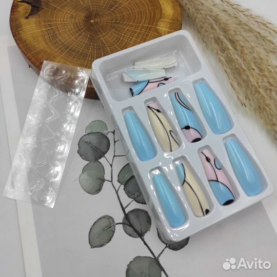 Накладные ногти (типсы) с готовым дизайном