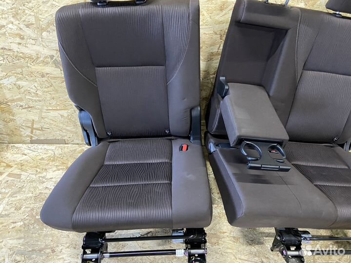 Сиденья комплект на Toyota Fortuner 2