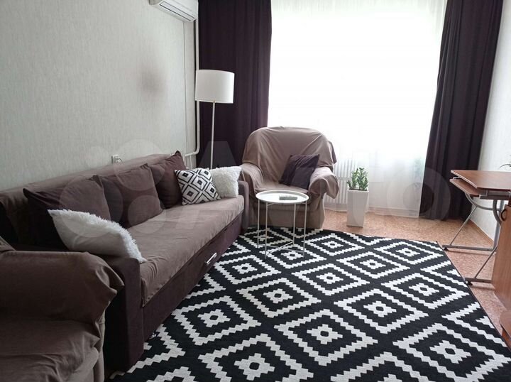 2-к. квартира, 56 м², 1/10 эт.