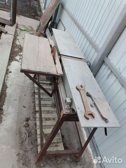 Станок деревообрабатывающий