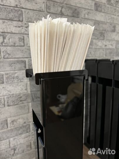 Диспенсер крышек