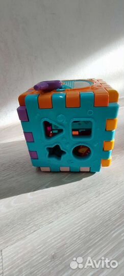 Развивающая игрушка куб