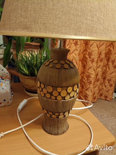 Лампа настольная