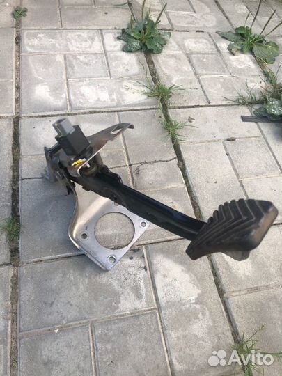 Педаль тормоза Hyundai Solaris седан 1.6 2014