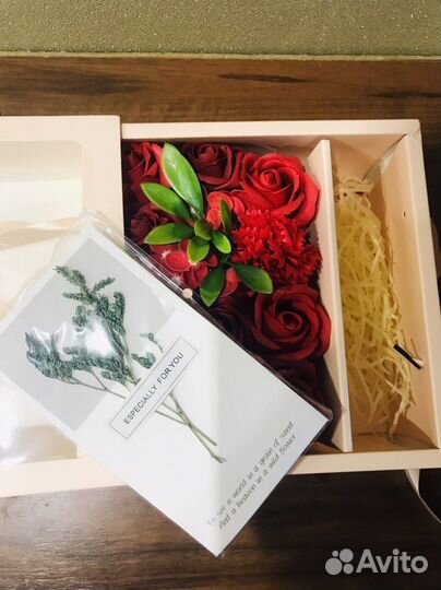 Набор в коробочке из мыльных роз с конвертом
