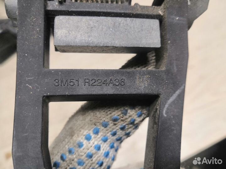 Кронштейн правой наружной ручки Ford Focus 2